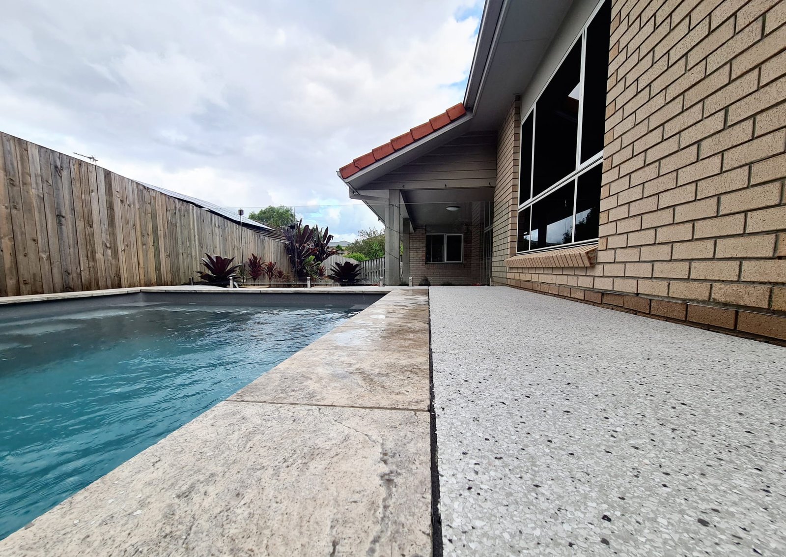 Anti-slip epoxy garage coating